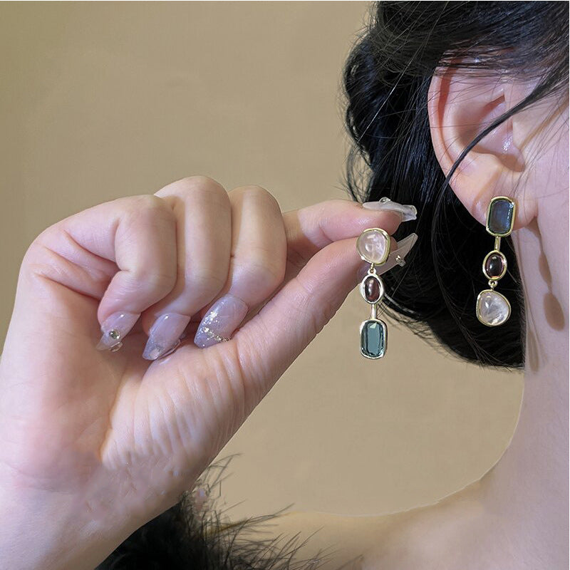Retro Niche Minimalist-style Asymmetric Zircon Stud Earrings