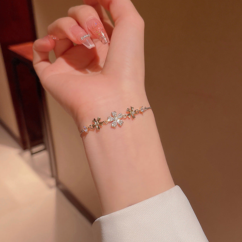 Fashion Flower Personalized Bracelet Female