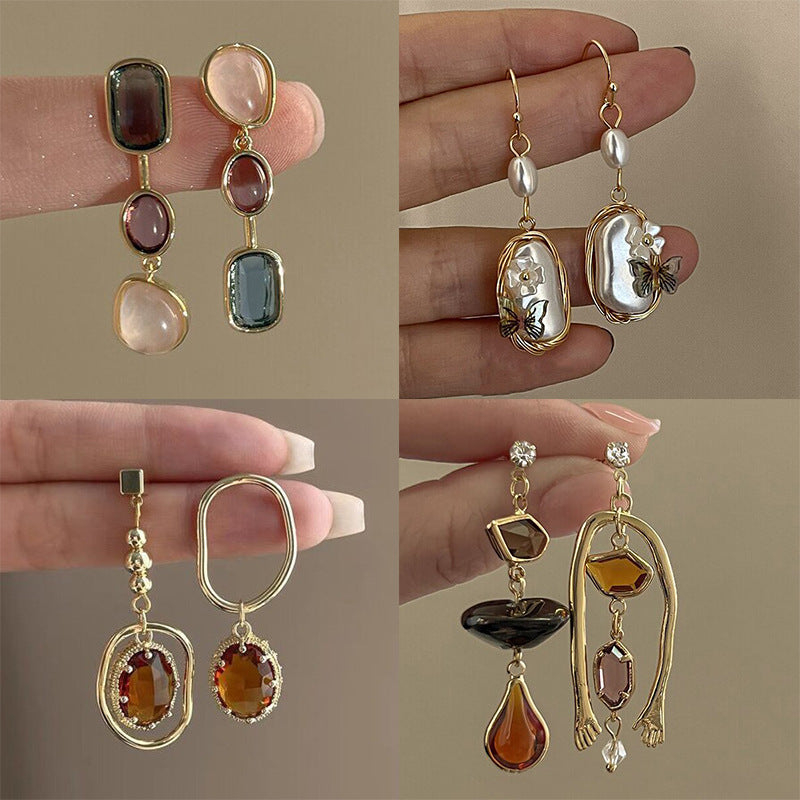 Retro Niche Minimalist-style Asymmetric Zircon Stud Earrings